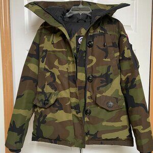 Canada Goose, Camo woman's size M Montebello Parka